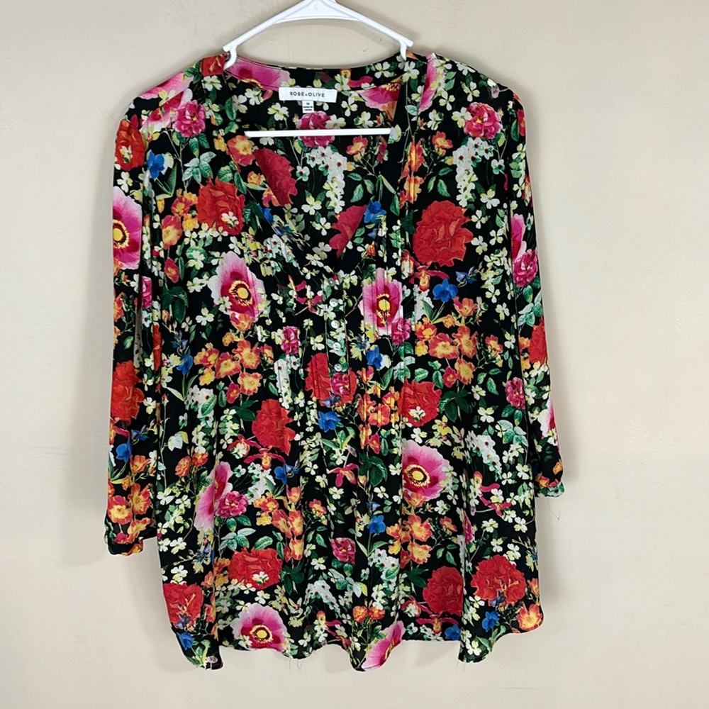 Rose+Olive Dark Floral Top With Tucks and Peasant Sleeves Size 1X